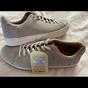 Toms Shoes NWT